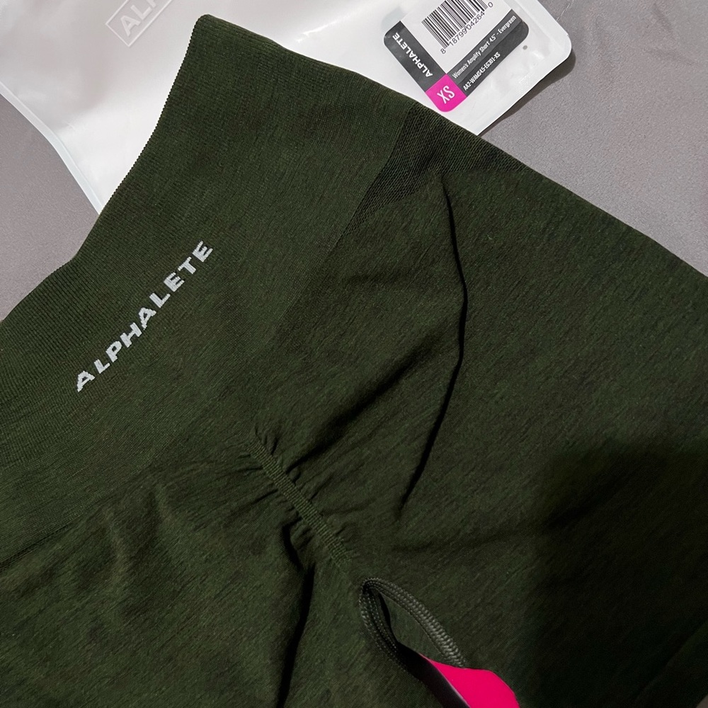 Alphalete Amplify 4.5” Short